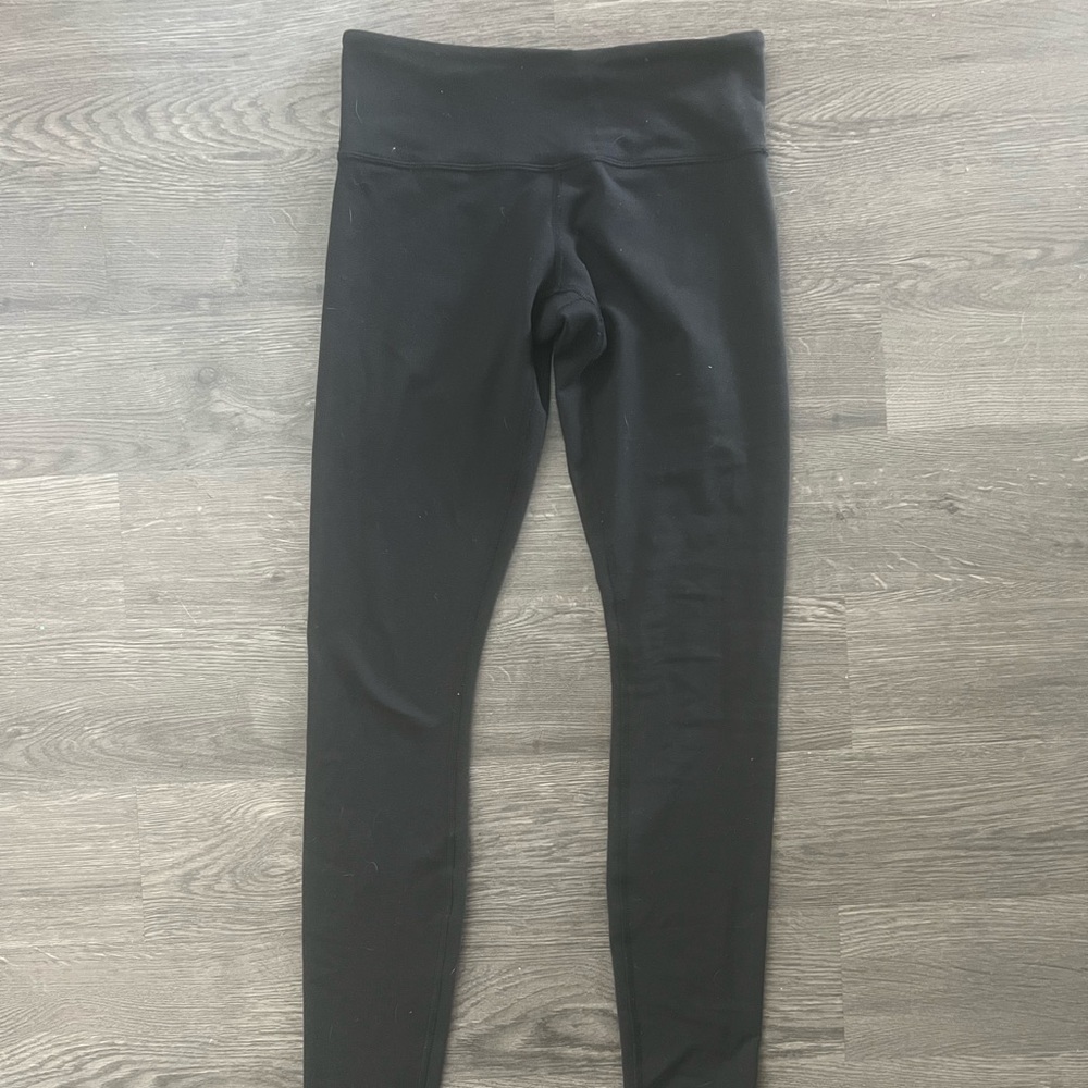 Lululemon aligns size 4